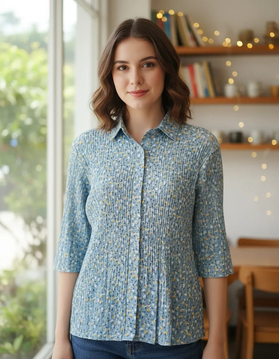 Blusa Plisada Blanca y Azul Floreada