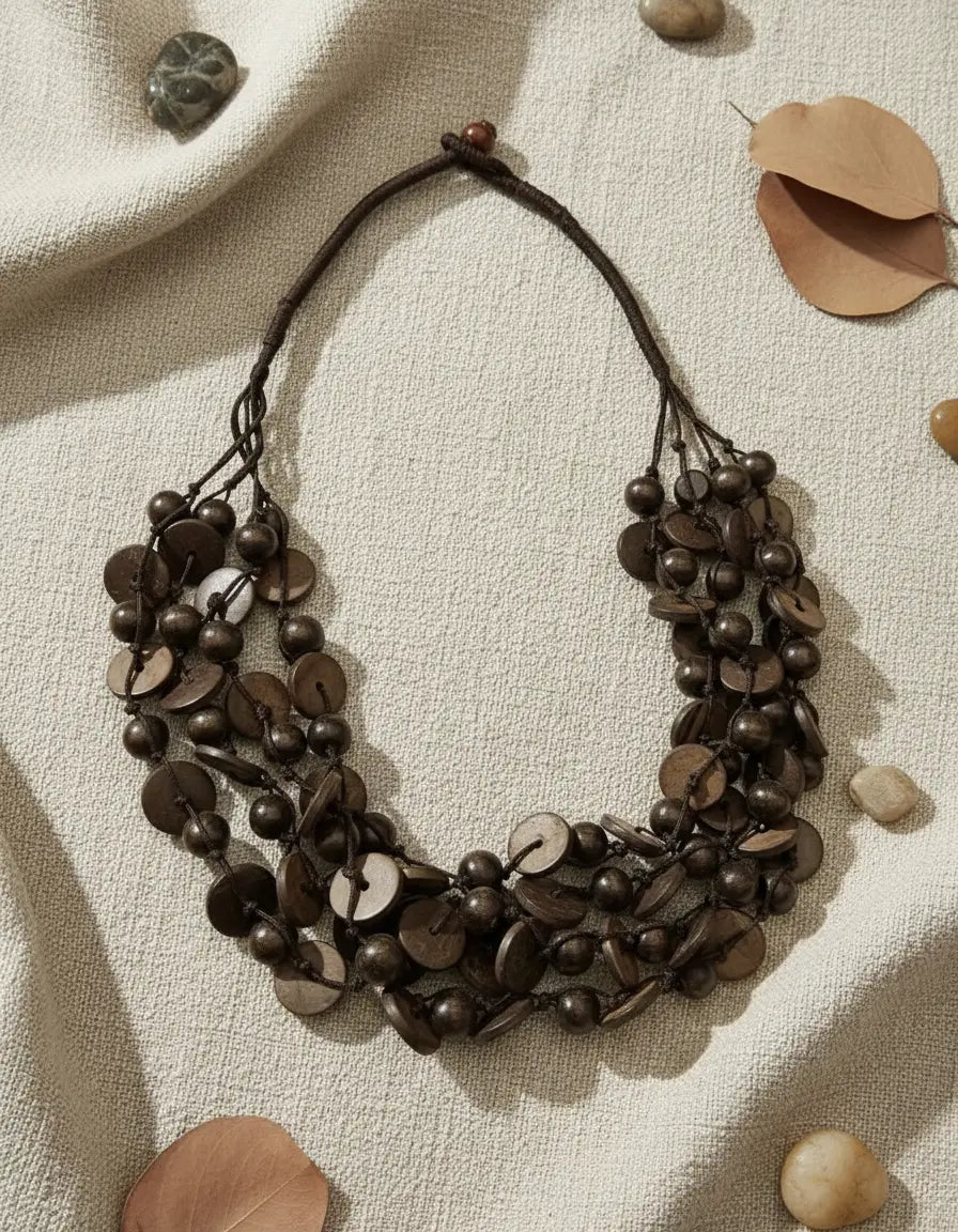 Collar macramé y madera negro