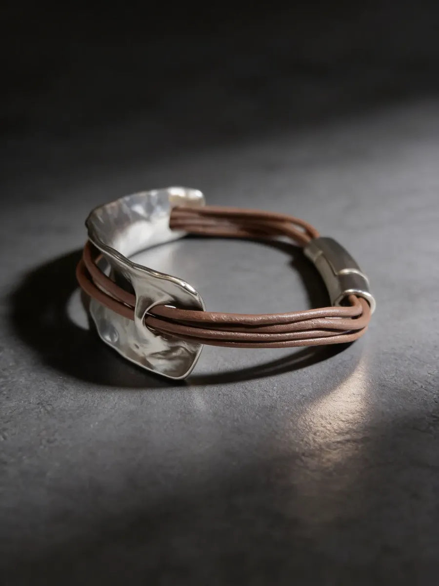 Pulsera Metal y Cuero - Café oscuro