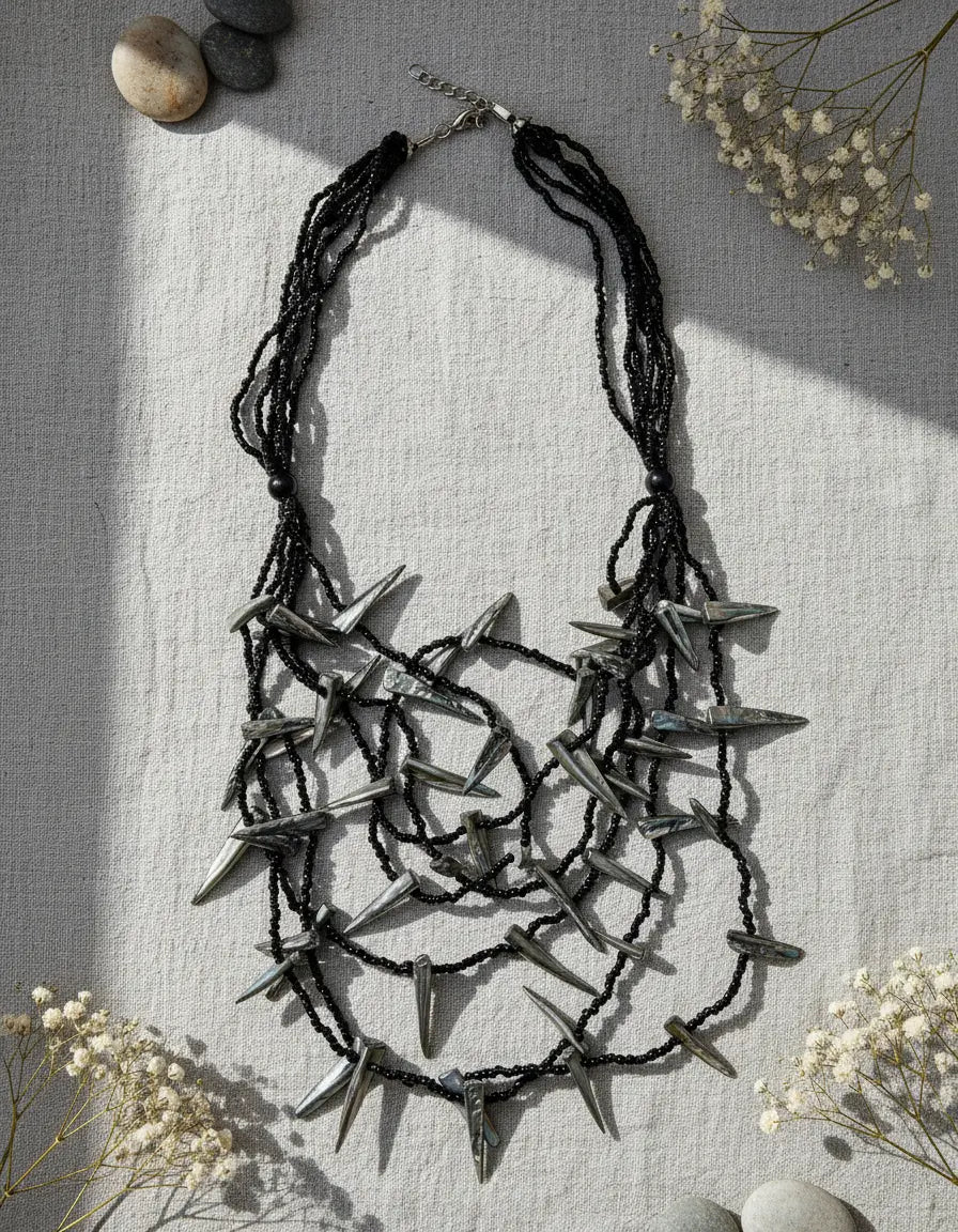 Collar mostacilla y nacar negro