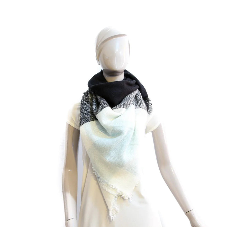 Maxi Pañuelo negro y celeste