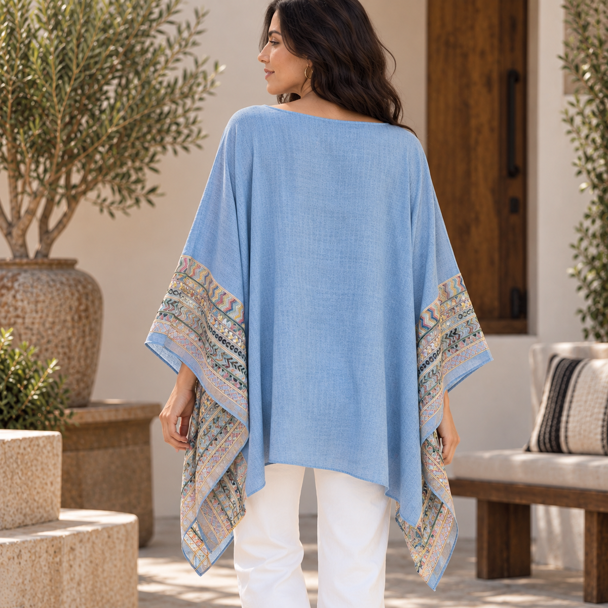 Poncho Bordado Celeste