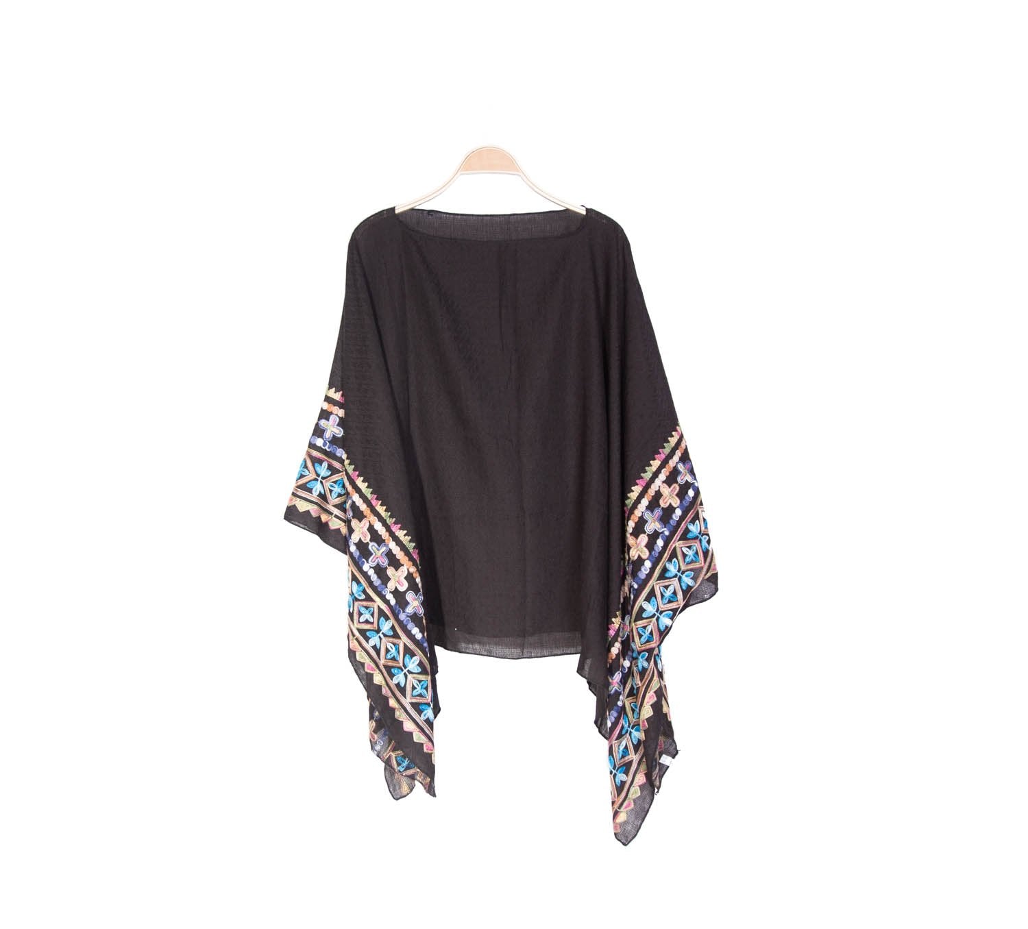 Poncho Bordado 47200-17 - Negro