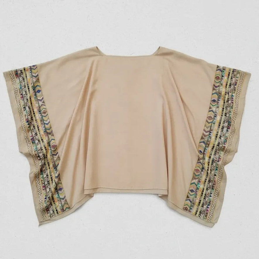 Poncho Bordado Beige