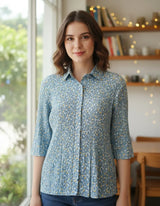 Blusa Plisada Blanca y Azul Floreada