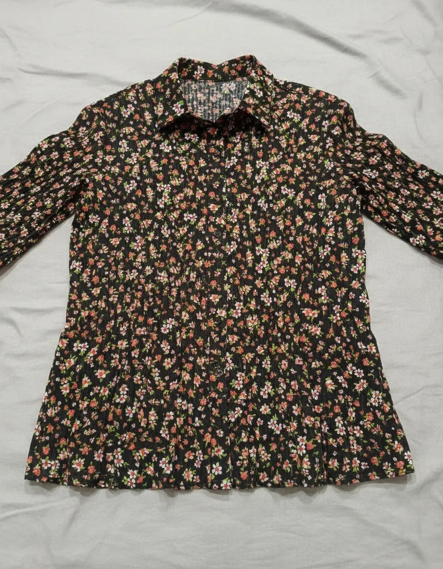 Blusa Plisada Negra Floreada