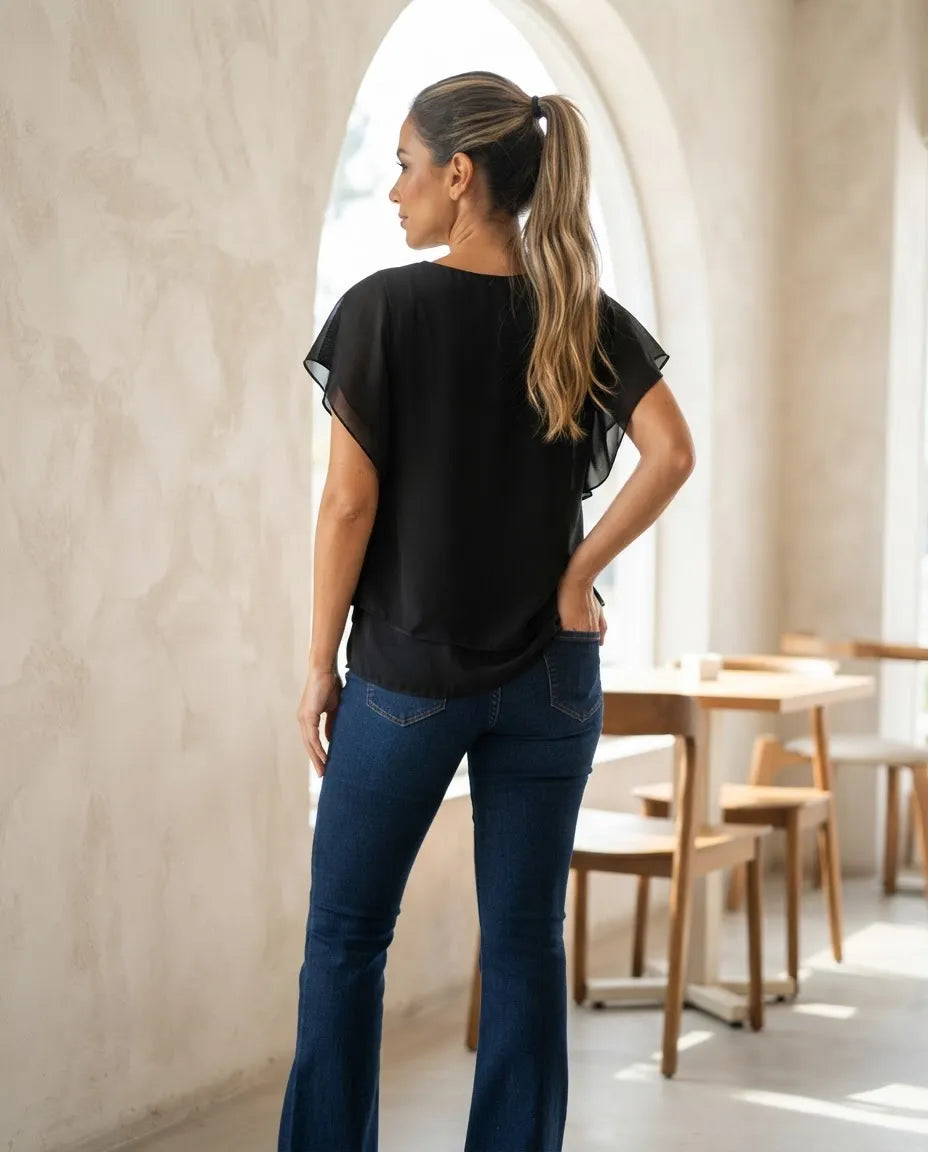 Blusa Negra manga corta con vuelos