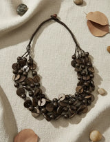 Collar macramé y madera negro
