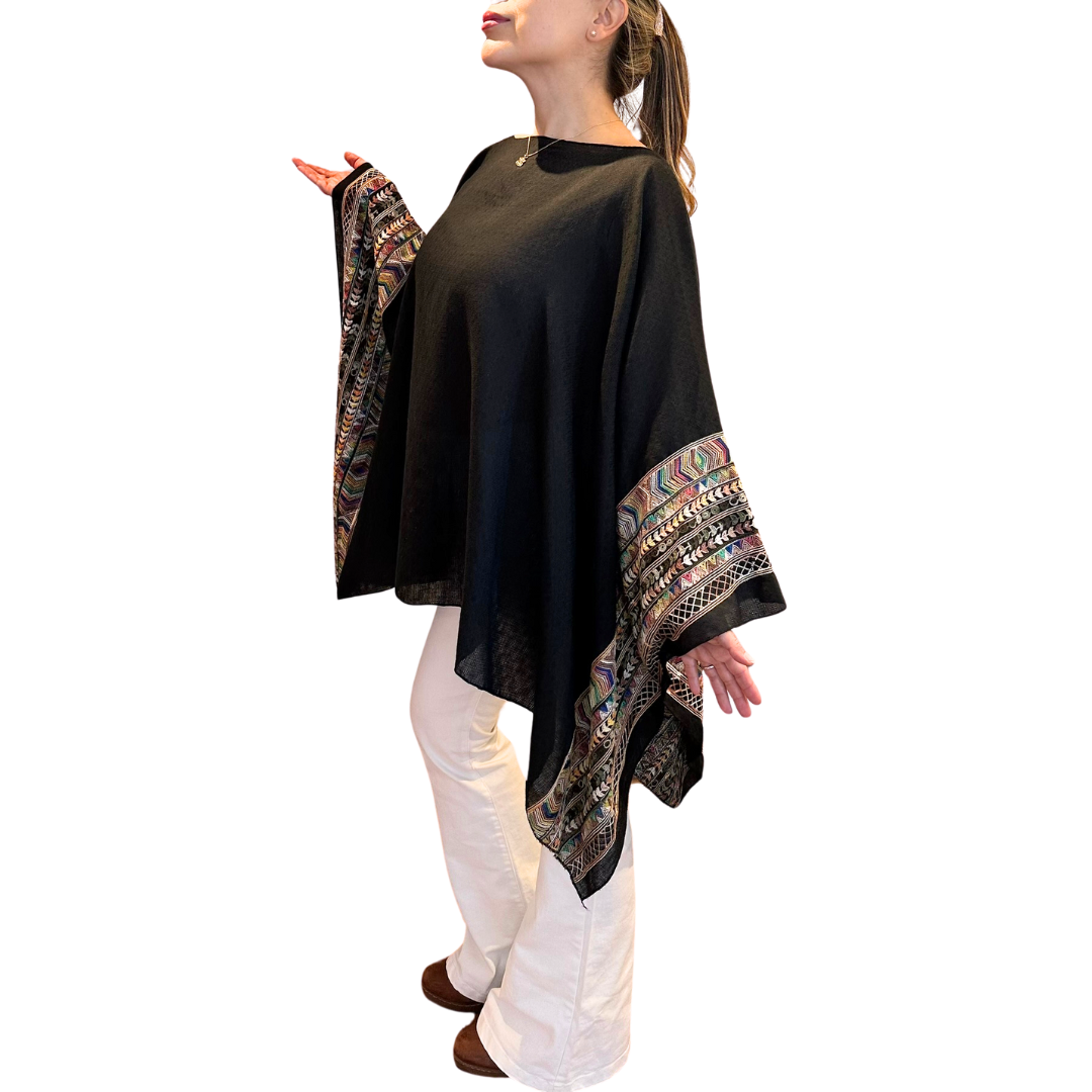 Poncho Bordado 47200-17 - Negro