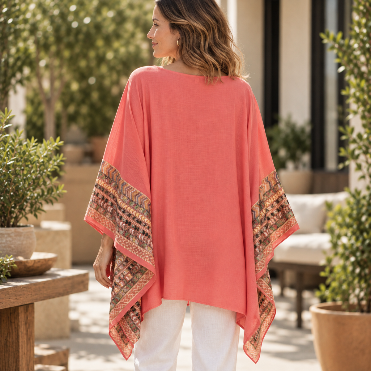 Poncho Bordado Coral