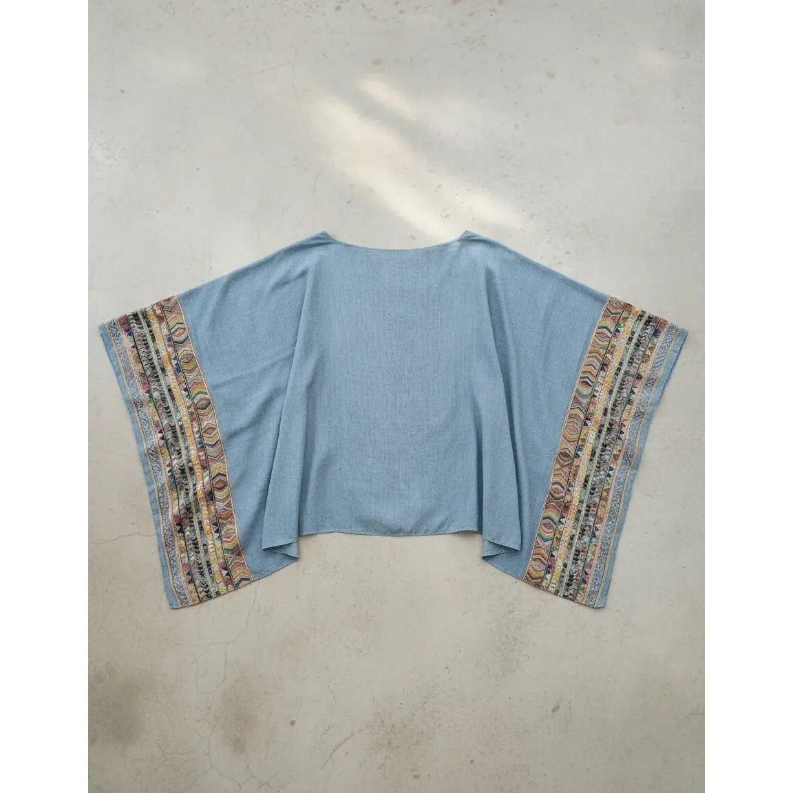 Poncho Bordado 47200-17 - Celeste