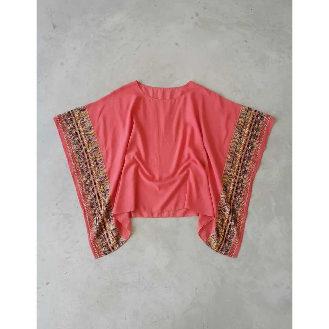 Poncho Bordado 47200-17 - Coral